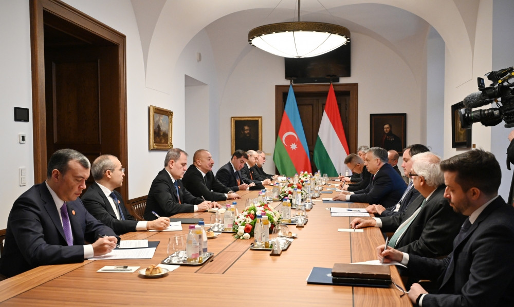 Azərbaycan Prezidenti İlham Əliyevin Macarıstanın Baş naziri Viktor Orban ilə geniş tərkibdə görüşü olub<font color='red'> - YENİLƏNƏCƏK</font><font color=red> - FOTOLAR</font>