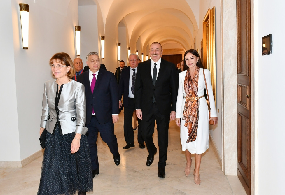 Prezident İlham Əliyevin və birinci xanım Mehriban Əliyevanın şərəfinə rəsmi nahar <font color='red'> - YENİLƏNİB</font><font color=red> - FOTOLAR</font>