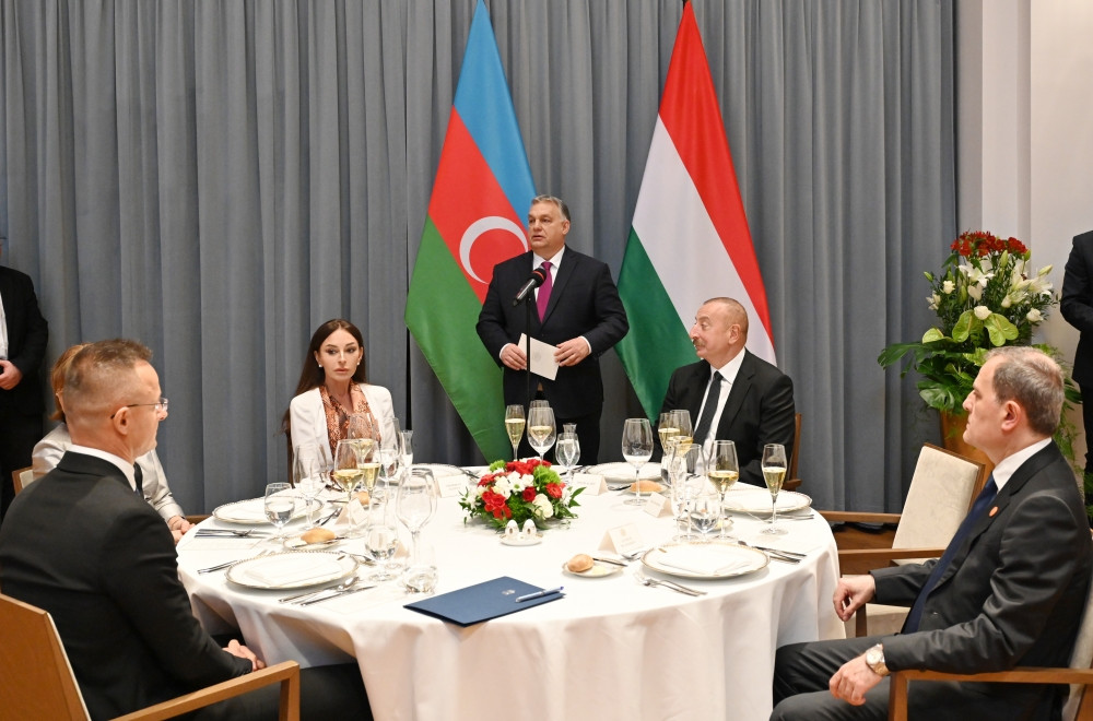 Prezident İlham Əliyevin və birinci xanım Mehriban Əliyevanın şərəfinə rəsmi nahar <font color='red'> - YENİLƏNİB</font><font color=red> - FOTOLAR</font>