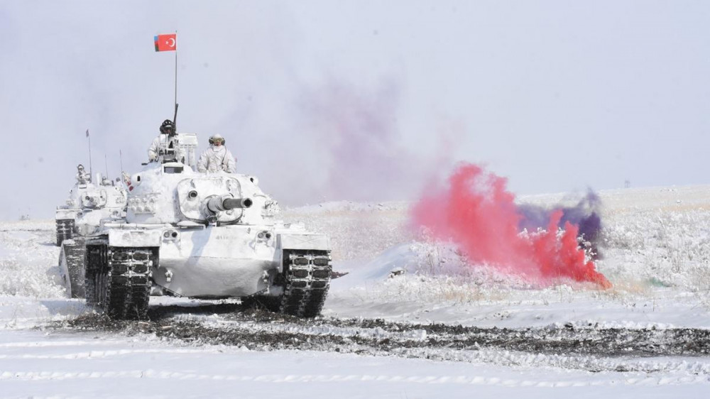 Azərbaycan Ordusunun tankları Türkiyədə keçirilən təlimlərdə manevrlər edib<font color=red> - FOTOLAR</font>