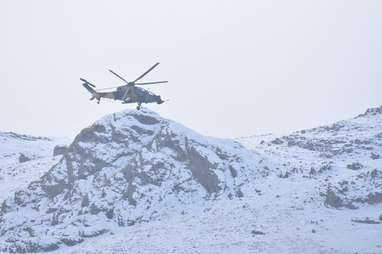 Azərbaycan pilotları “Qış təlimi - 2023” təlimlərində şərti düşmən hədəflərini məhv ediblər<font color=red> - FOTOLAR</font>