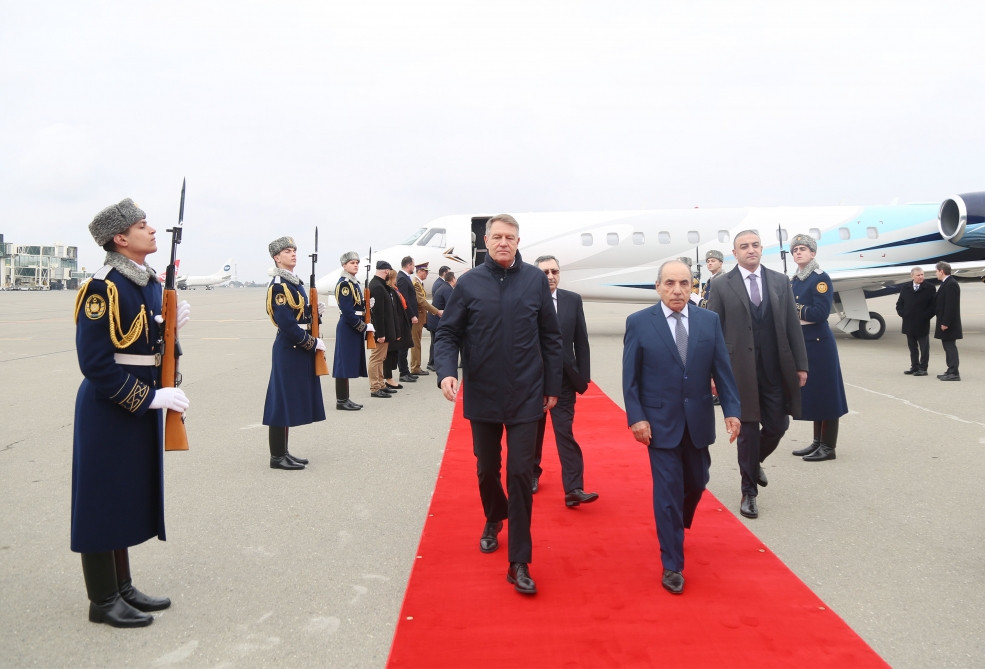Rumıniya Prezidenti Klaus Yohannis Azərbaycana rəsmi səfərə gəlib<font color=red> - FOTOLAR</font>