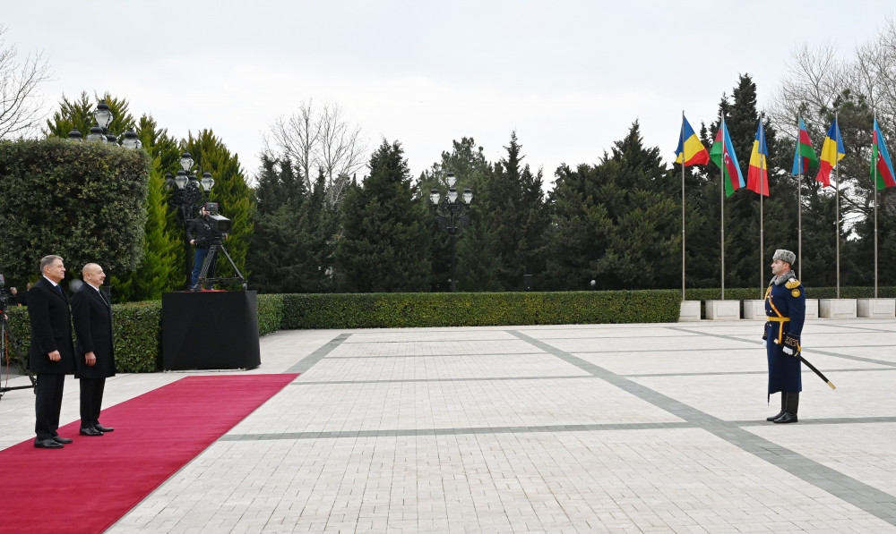 Rumıniya Prezidenti Klaus Yohannisin rəsmi qarşılanma mərasimi olub<font color=red> - FOTOLAR</font>