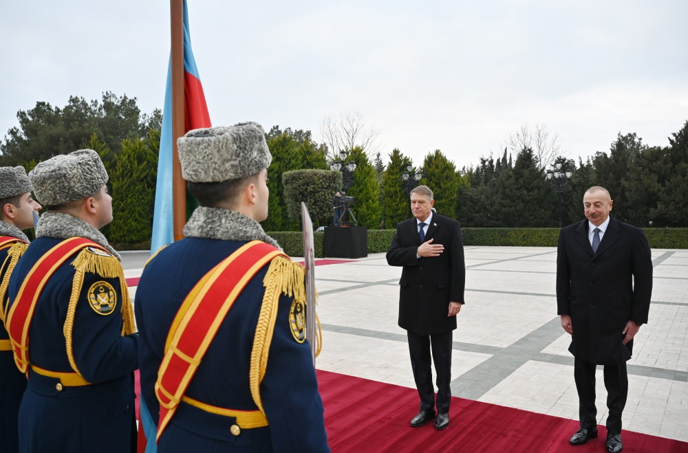 Rumıniya Prezidenti Klaus Yohannisin rəsmi qarşılanma mərasimi olub<font color=red> - FOTOLAR</font>