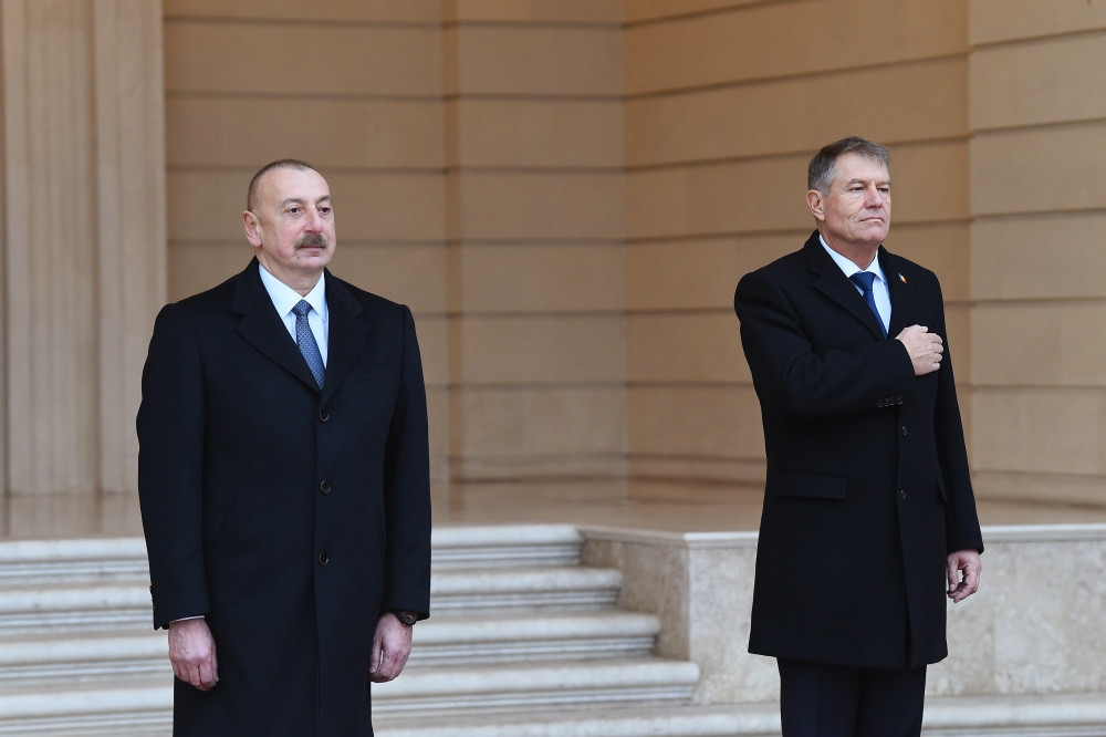Rumıniya Prezidenti Klaus Yohannisin rəsmi qarşılanma mərasimi olub<font color=red> - FOTOLAR</font>