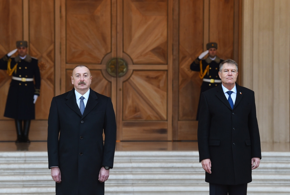 Rumıniya Prezidenti Klaus Yohannisin rəsmi qarşılanma mərasimi olub<font color=red> - FOTOLAR</font>