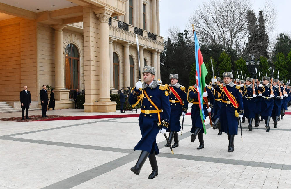 Rumıniya Prezidenti Klaus Yohannisin rəsmi qarşılanma mərasimi olub<font color=red> - FOTOLAR</font>