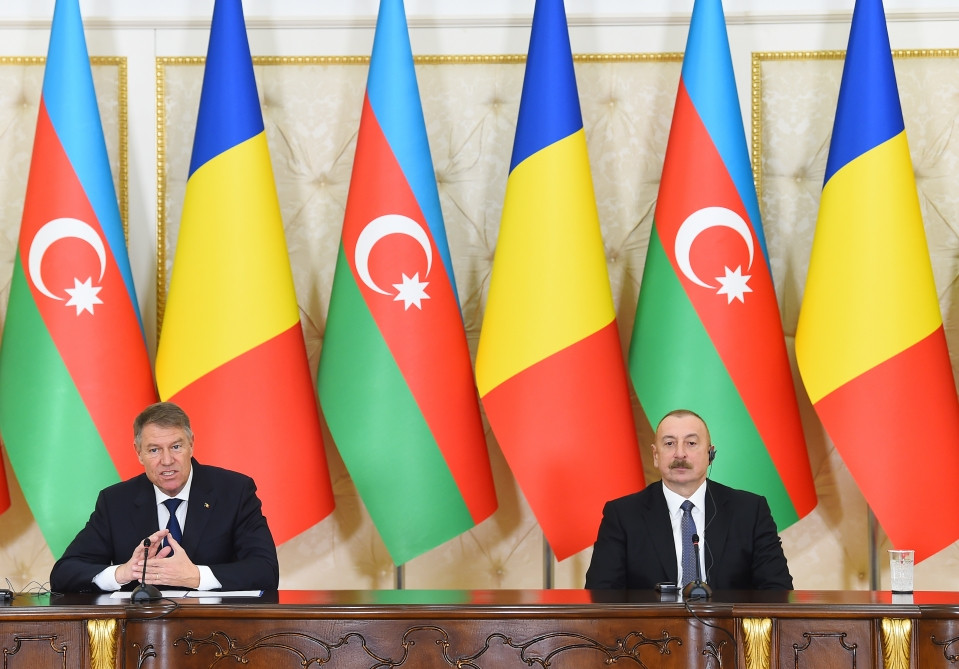 Azərbaycan və Rumıniya prezidentləri mətbuata bəyanatlarla çıxış ediblər<font color='red'> - YENİLƏNİB</font><font color=red> - FOTOLAR</font>