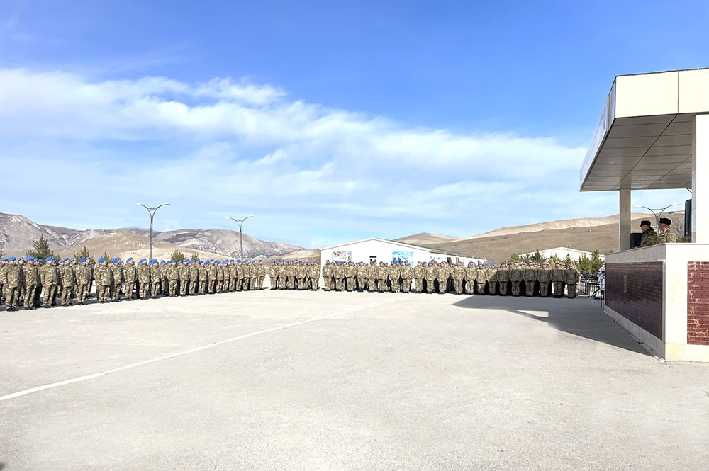 Baş Qərargah rəisi hərbi hissələrin intensiv döyüş hazırlığını yoxlayıb<font color=red> - FOTOLAR</font>