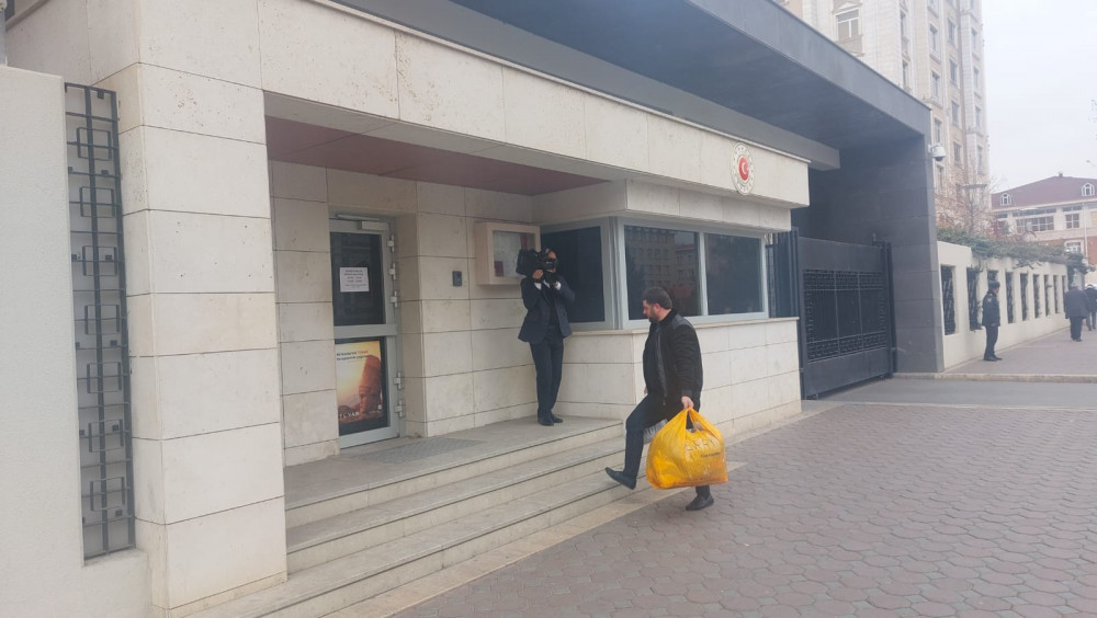 <strong>Naxçıvandan Türkiyədəki zəlzələdən zərər görmüş bölgələrə yardımlara başlanılıb<font color=red> - FOTOLAR</font></strong>