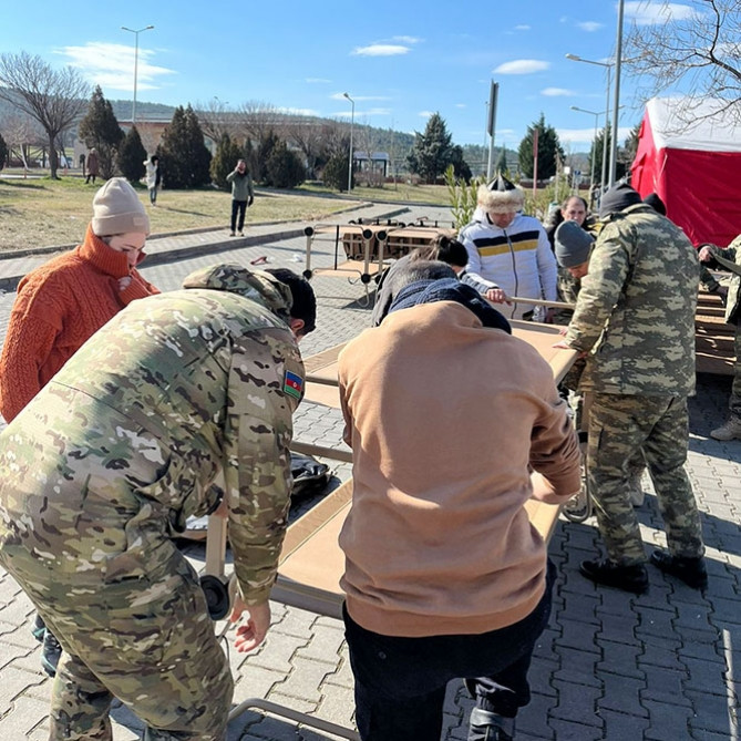 Hərbi tibb personalımız Kahramanmaraşda fəaliyyətə başlayıb<font color=red> - FOTOLAR</font>