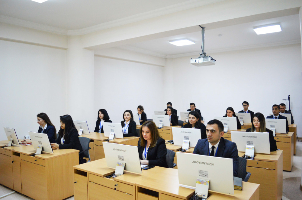 Mühəndis-proqramçılar onlayn təlimdə iştirak ediblər<font color=red> - FOTOLAR</font>