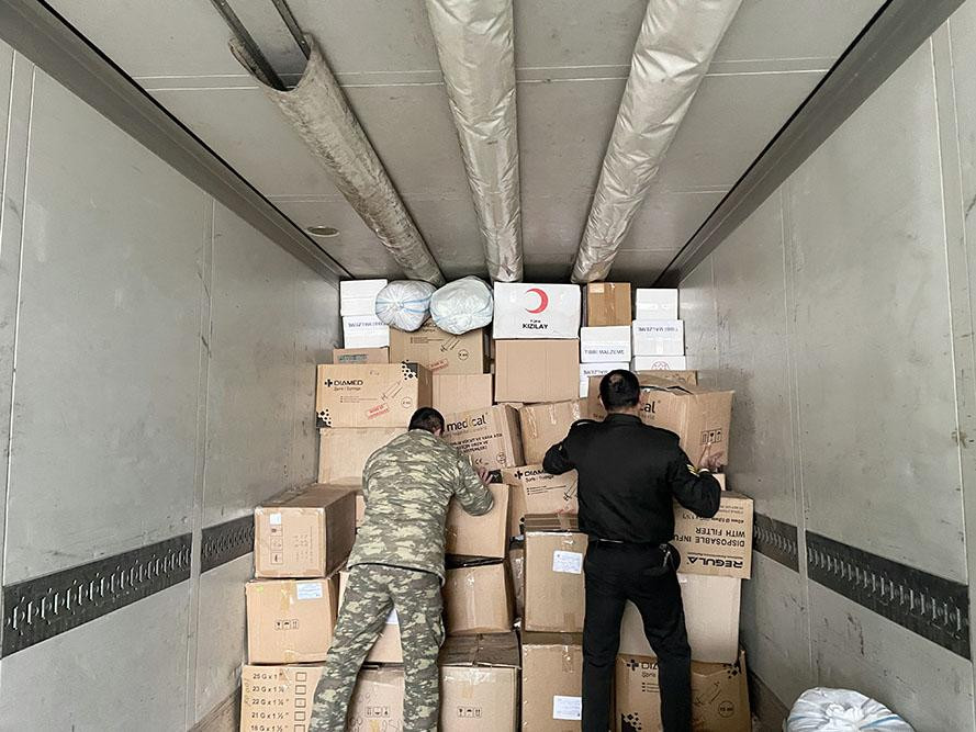 Müdafiə Nazirliyinin tibb ehtiyatından Türkiyəyə yardım göndərilib<font color=red> - FOTOLAR</font>