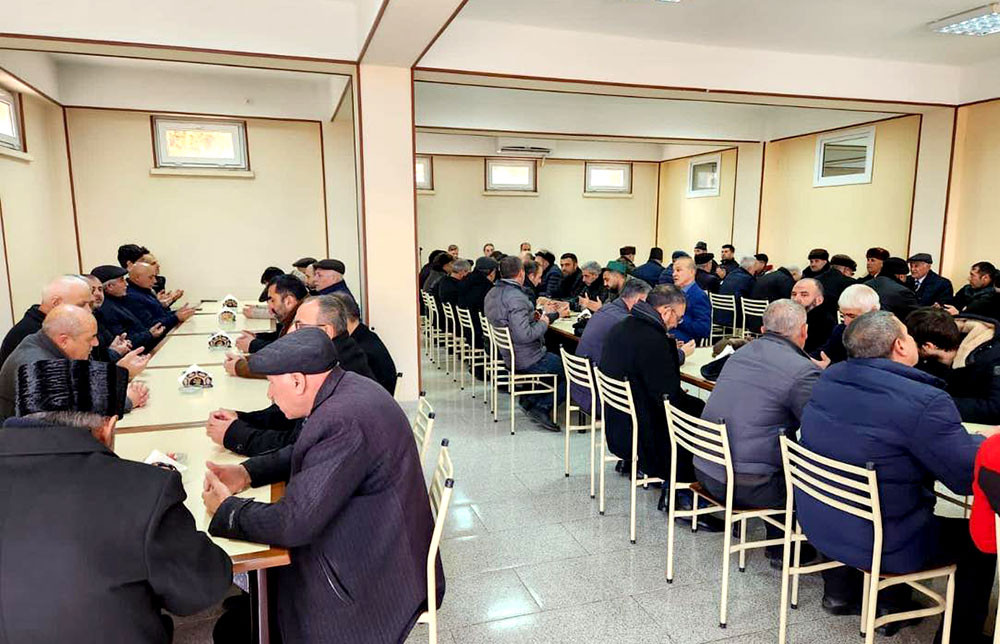 Naxçıvan şəhərində zəlzələ qurbanlarının xatirəsinə ehsan verilib<font color=red> - FOTOLAR</font>