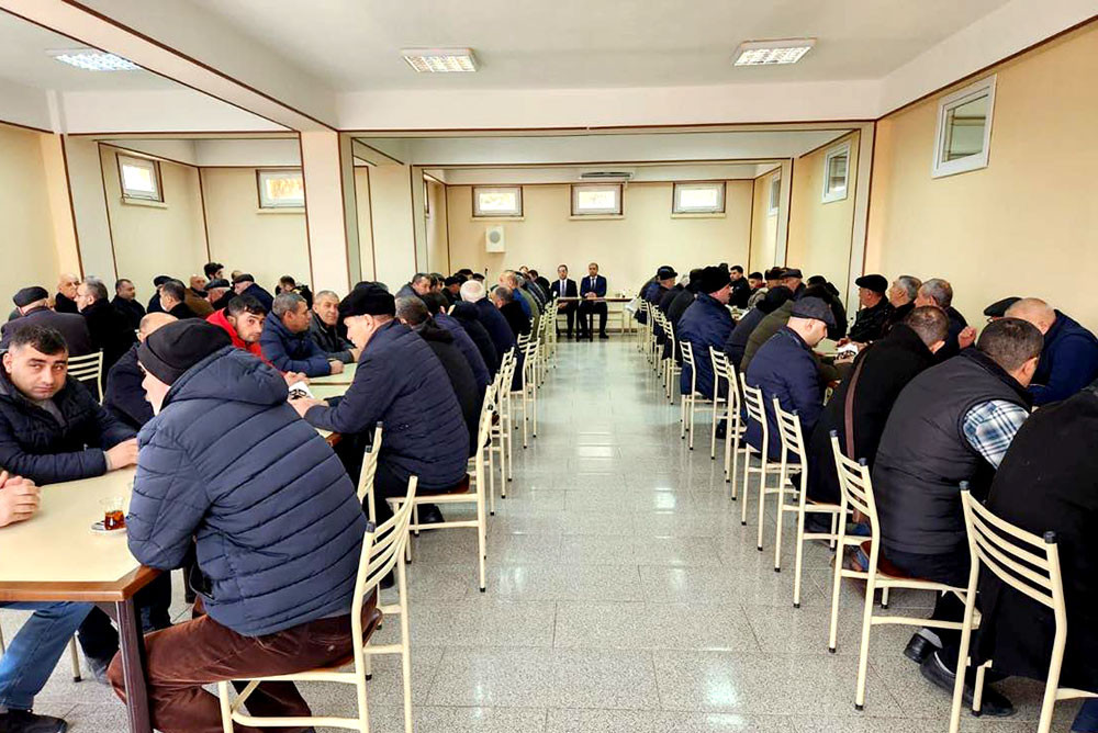 Naxçıvan şəhərində zəlzələ qurbanlarının xatirəsinə ehsan verilib<font color=red> - FOTOLAR</font>