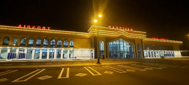 Türkiyəyə yollanacaq olan könüllü gənclər Bakıdan Naxçıvana gəliblər<font color=red> - FOTOLAR</font>