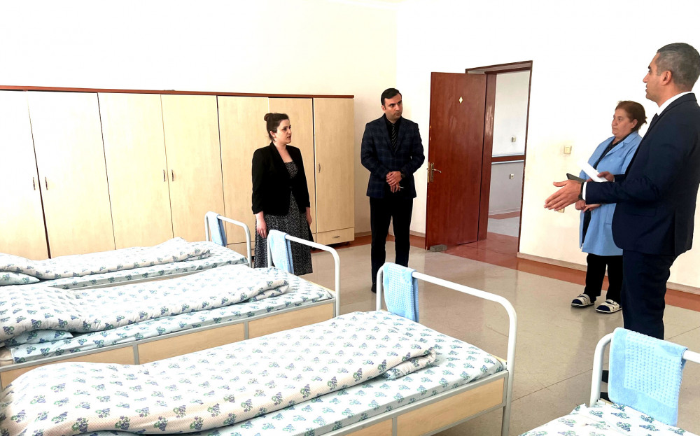 Ombudsman Günay Rzayeva internat məktəbindəki uşaqlara baş çəkib<font color=red> - FOTOLAR</font>