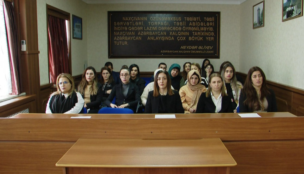 Akademiyada “Nəğməkar şair İslam Səfərli - 100” mövzusunda elmi konfrans keçirilib<font color=red> - FOTOLAR</font>