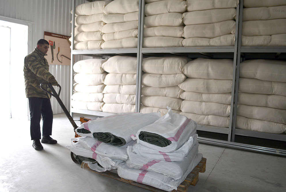 Qardaş Türkiyəyə qış səhra çadırları göndərilib<font color=red> - FOTOLAR</font>