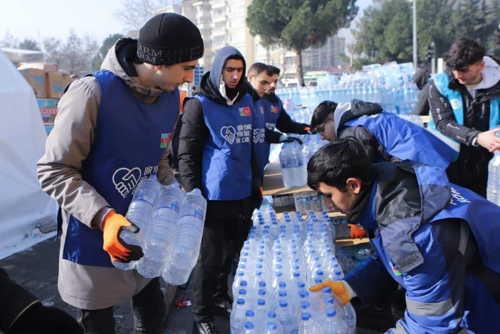 Azərbaycan könüllüləri Kahramanmaraşda fəaliyyətə başlayıblar<font color=red> - FOTOLAR</font>