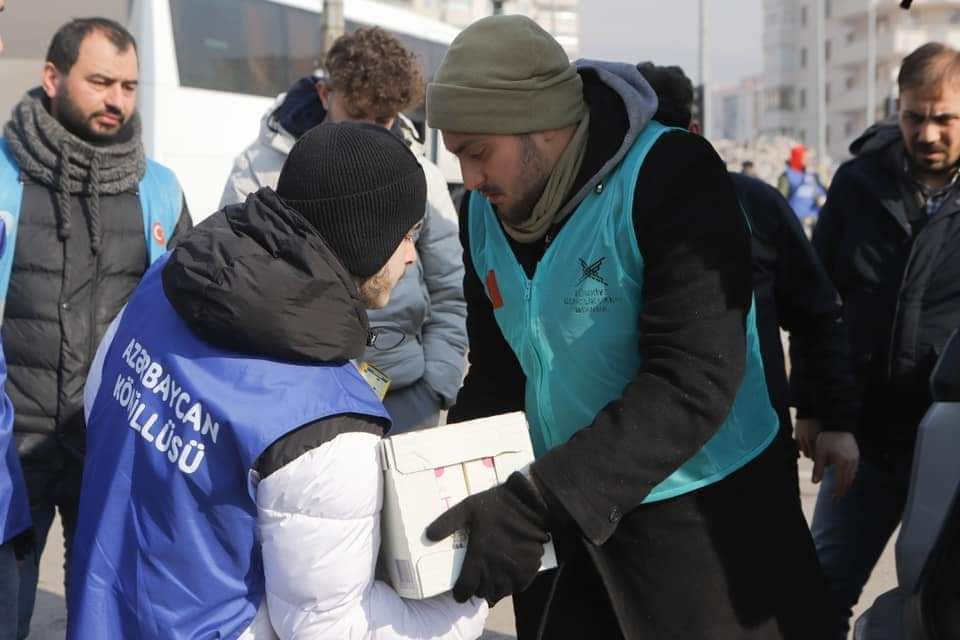 Azərbaycan könüllüləri Kahramanmaraşda fəaliyyətə başlayıblar<font color=red> - FOTOLAR</font>