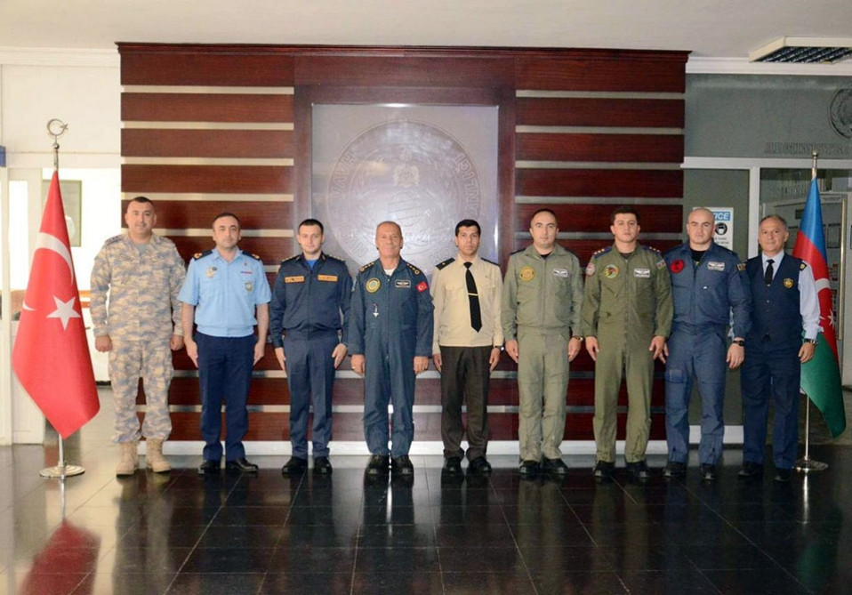 Azərbaycan Hərbi Hava Qüvvələrinin hərbi qulluqçusu Türkiyədə kursu birinciliklə bitirib<font color=red> - FOTOLAR</font>