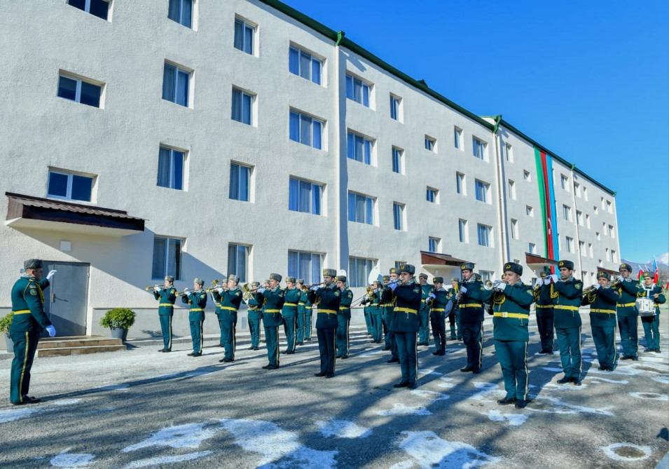 Cəbrayılda DSX-nin hərbi hissəsində zabit-gizirlər üçün yaşayış binaları xidməti istifadəyə verilib<font color=red> - FOTOLAR</font>