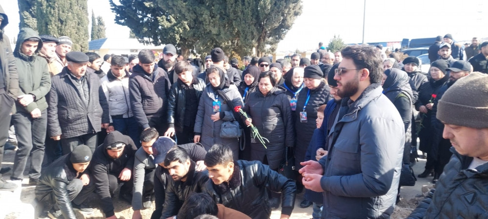 Türkiyədəki zəlzələdə həlak olan azərbaycanlı tələbələr dəfn edilib<font color=red> - FOTOLAR</font>