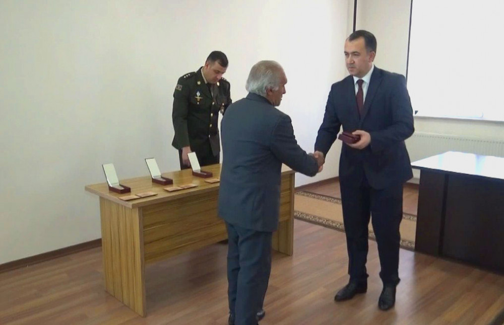 Naxçıvanda şəhidlərin orden və medalları ailə üzvlərinə təqdim edilib<font color=red> - FOTOLAR</font>