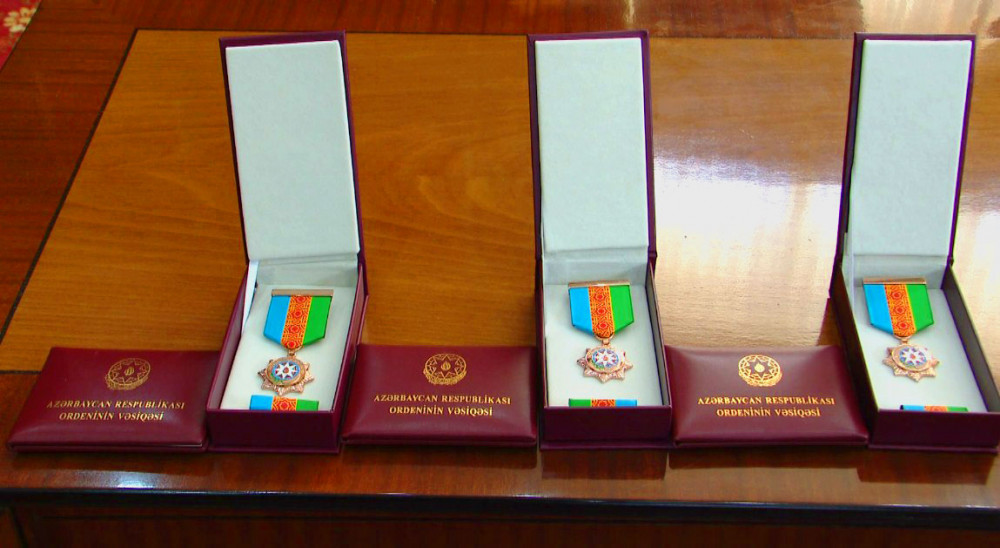 Naxçıvanda şəhidlərin orden və medalları ailə üzvlərinə təqdim edilib<font color=red> - FOTOLAR</font>