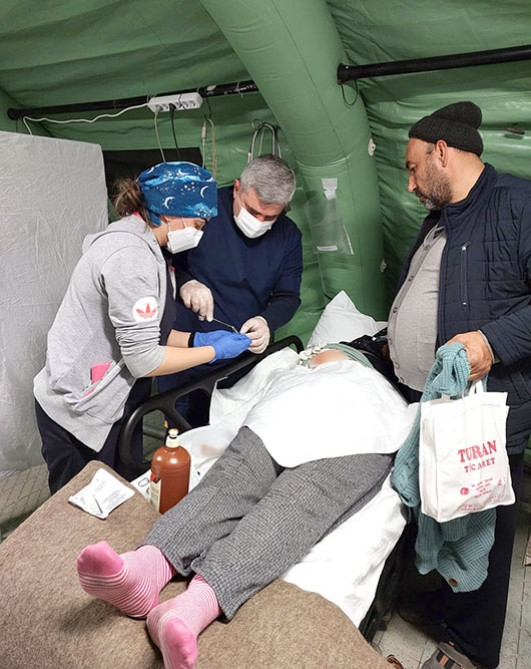 Ordumuzun hərbi tibb personalı Türkiyədə 61 cərrahi əməliyyat icra edib<font color=red> - FOTOLAR</font>