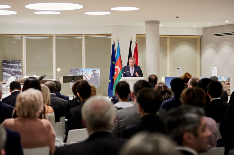 Brüsseldə Reza Deqatinin “Xocalı: Yaralı ruhlar” adı sərgisi açılıb<font color=red> - FOTOLAR</font>