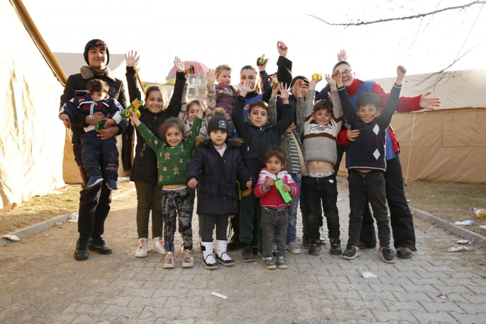 Azərbaycan könüllüləri ötən həftə Türkiyədə minlərlə zərərçəkənə xidmət edib<font color=red> - FOTOLAR</font>