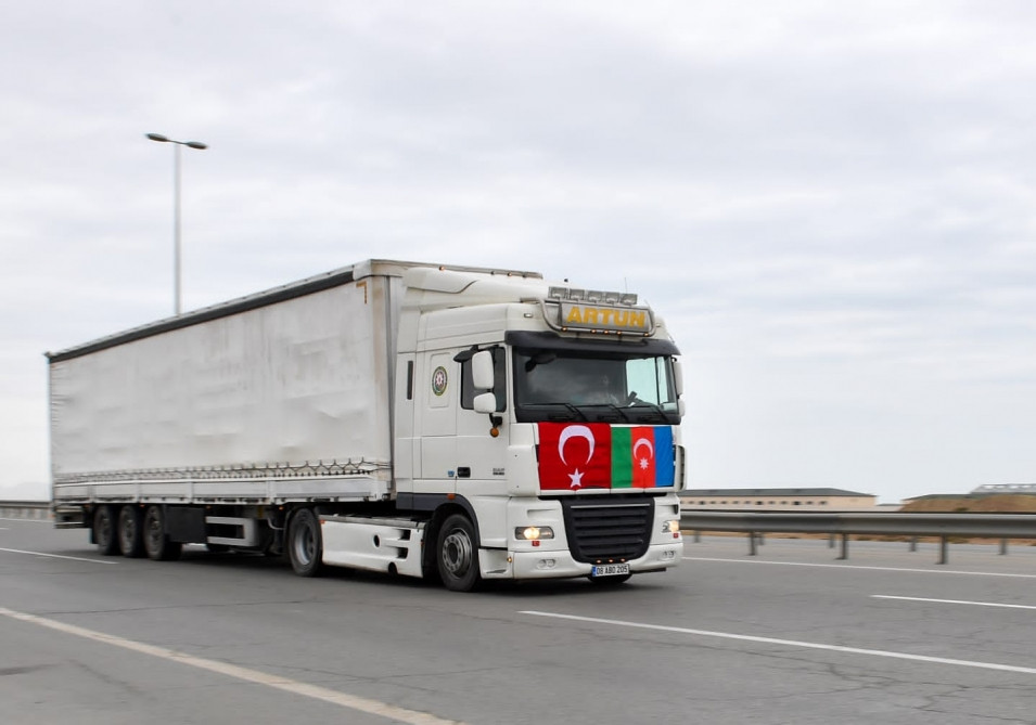 Dövlət Sərhəd Xidməti Türkiyədə baş vermiş zəlzələdən zərərçəkənlərə yardım göndərib<font color=red> - FOTOLAR</font>