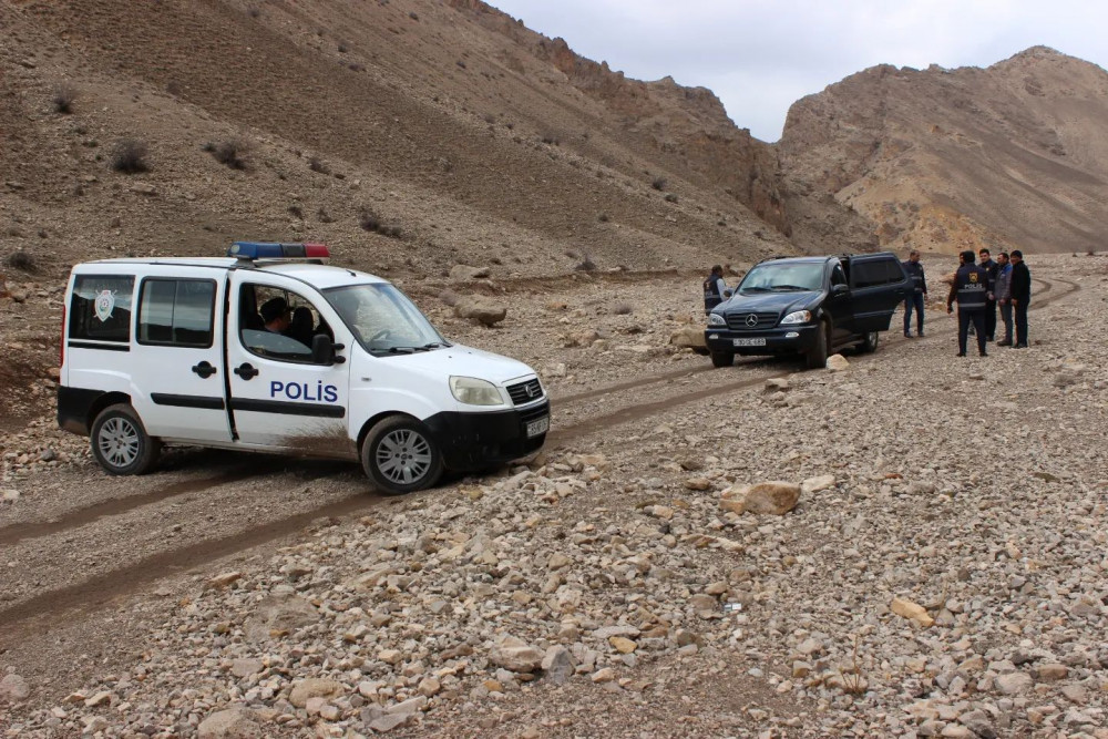 Çalxanqala kəndi ərazisində qanunsuz ov edən kənd sakinləri saxlanılıb<font color=red> - FOTOLAR</font>