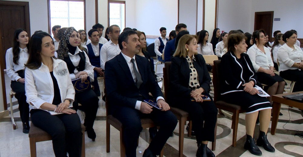 “Naxçıvan” Universitetində yeni kitabın təqdimatı keçirilib<font color=red> - FOTOLAR</font>