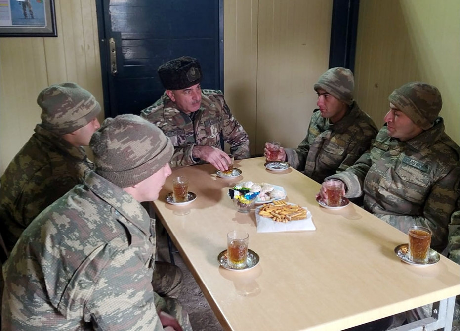 Azad edilmiş ərazilərdə xidmət edən hərbi qulluqçularla görüşlər keçirilib<font color=red> - FOTOLAR</font>