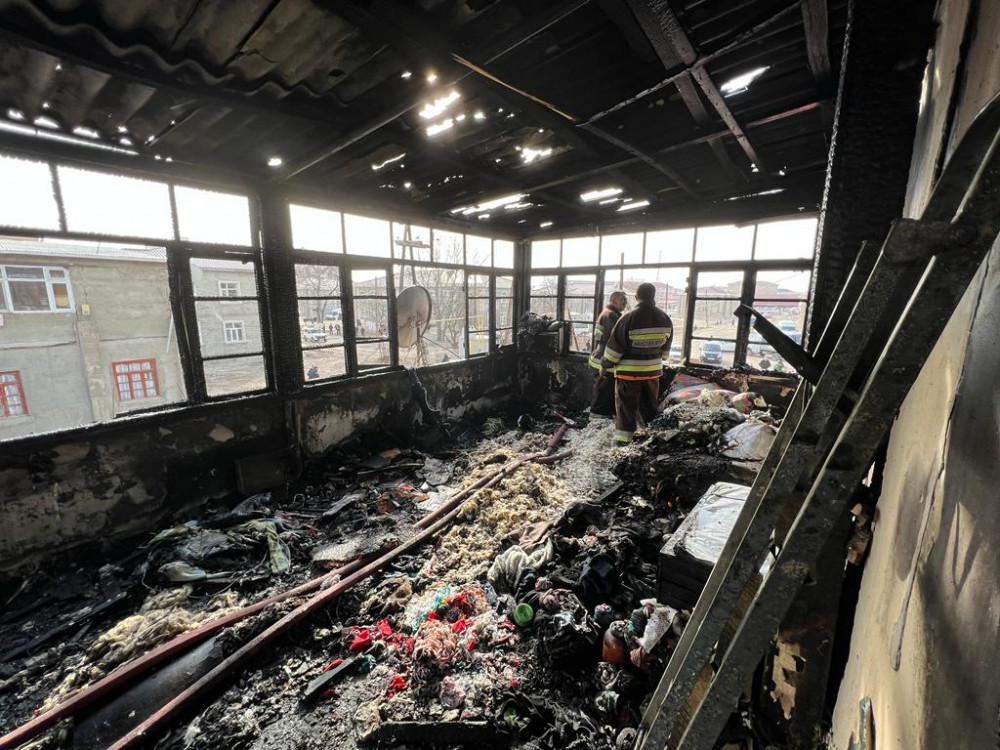 Şərurda yanğın olub<font color=red> - FOTOLAR</font>