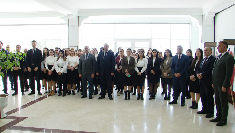 Babəkdə “Heydər Əliyev – 100” adlı rəsm sərgisi təşkil olunub<font color=red> - FOTOLAR</font>