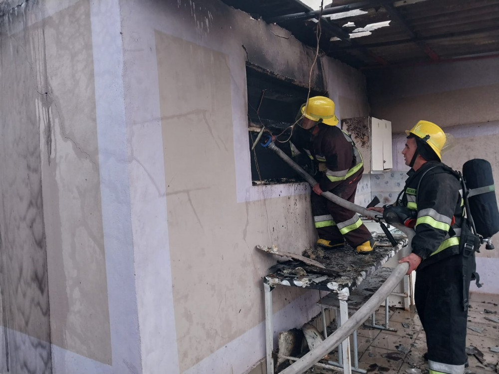 Culfa şəhərində avtomobil təmiri sexində yanğın söndürülüb<font color=red> - FOTOLAR</font>