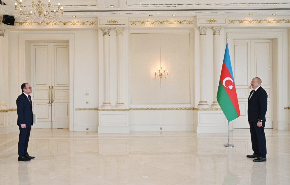 Prezident İlham Əliyev Bolqarıstanın Azərbaycanda yeni təyin olunmuş səfirinin etimadnaməsini qəbul edib <font color='red'> - YENİLƏNİB</font><font color=red> - FOTOLAR</font>
