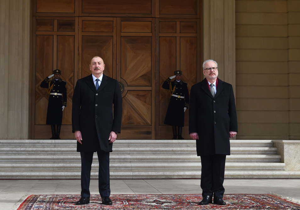 Latviya Prezidenti Egils Levitsin rəsmi qarşılanma mərasimi olub<font color=red> - FOTOLAR</font>