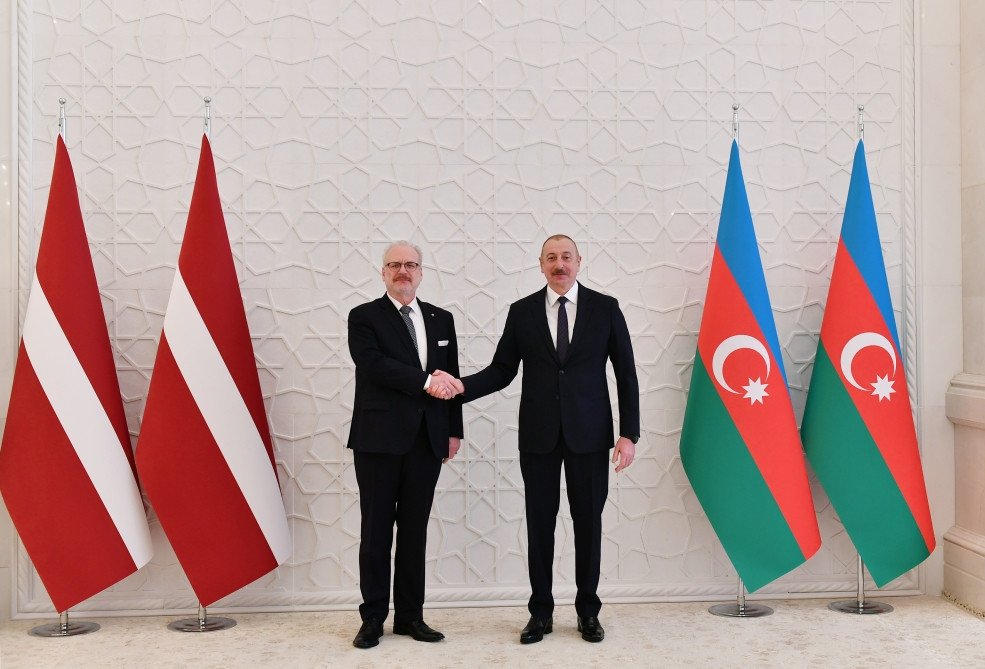 Latviya Prezidenti Egils Levitsin rəsmi qarşılanma mərasimi olub<font color=red> - FOTOLAR</font>