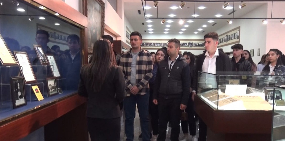 Naxçıvanda könüllü gənclər Heydər Əliyev Muzeyini ziyarət edib<font color=red> - FOTOLAR</font>