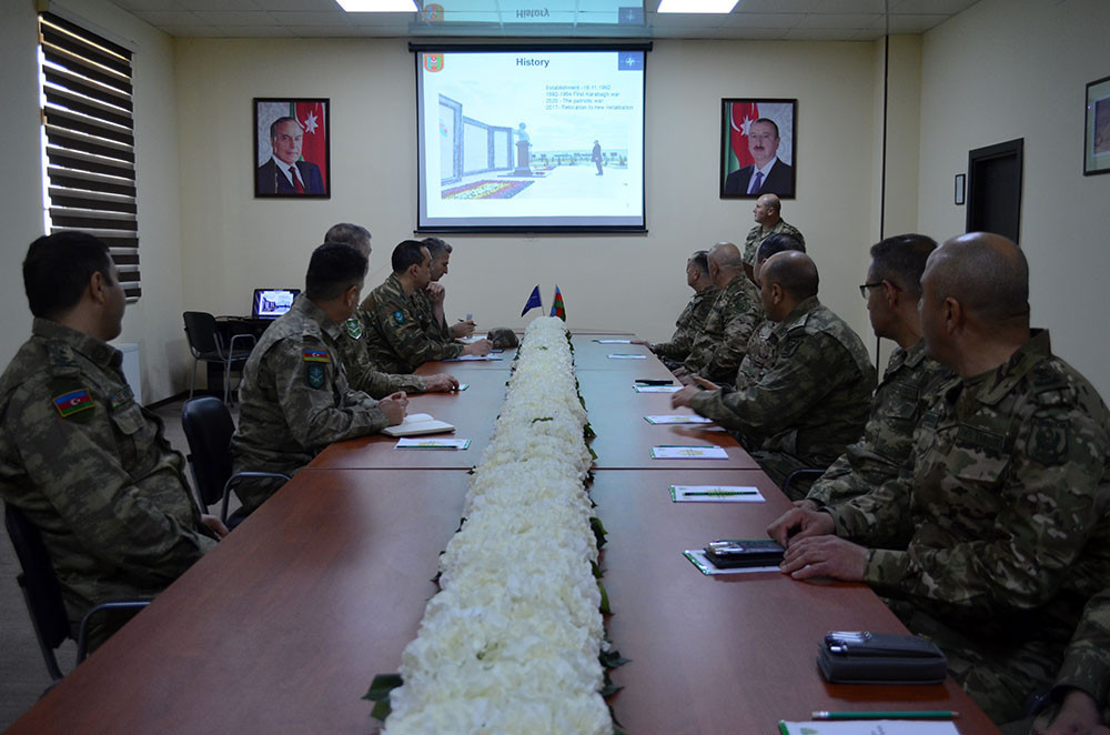 NATO Quru Qoşunları Komandanlığının qərargah rəisi hərbi hissədə olub<font color=red> - FOTOLAR</font>