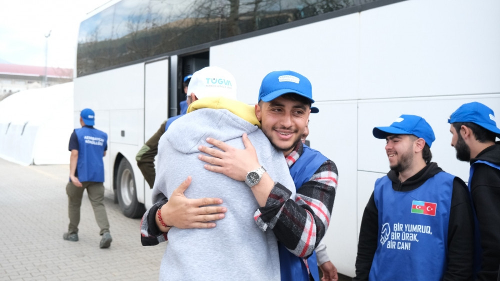 Azərbaycan könüllüləri Türkiyədəki fəaliyyətlərini yekunlaşdırıblar<font color=red> - FOTOLAR</font>