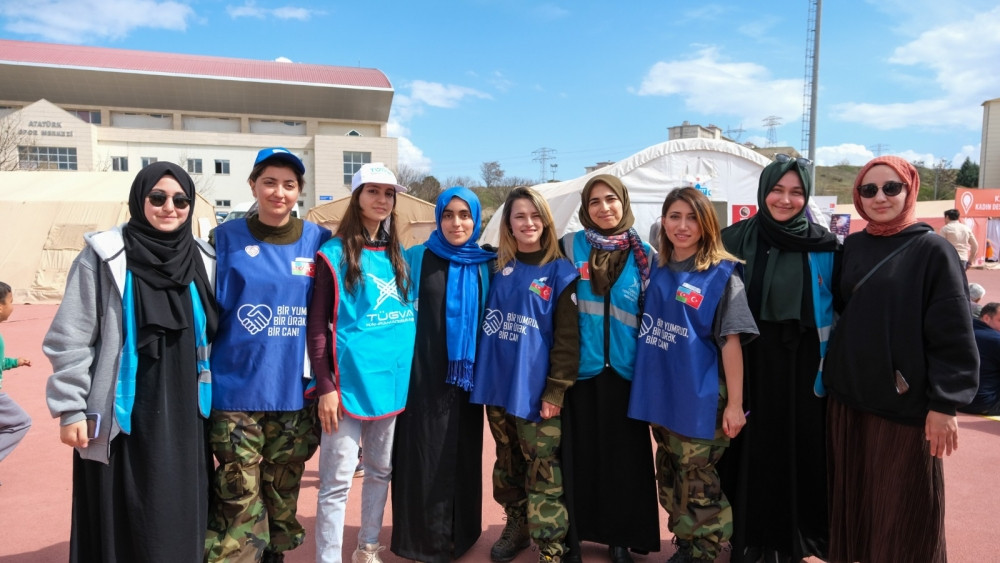 Azərbaycan könüllüləri Türkiyədəki fəaliyyətlərini yekunlaşdırıblar<font color=red> - FOTOLAR</font>