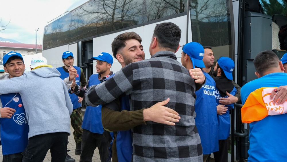 Azərbaycan könüllüləri Türkiyədəki fəaliyyətlərini yekunlaşdırıblar<font color=red> - FOTOLAR</font>