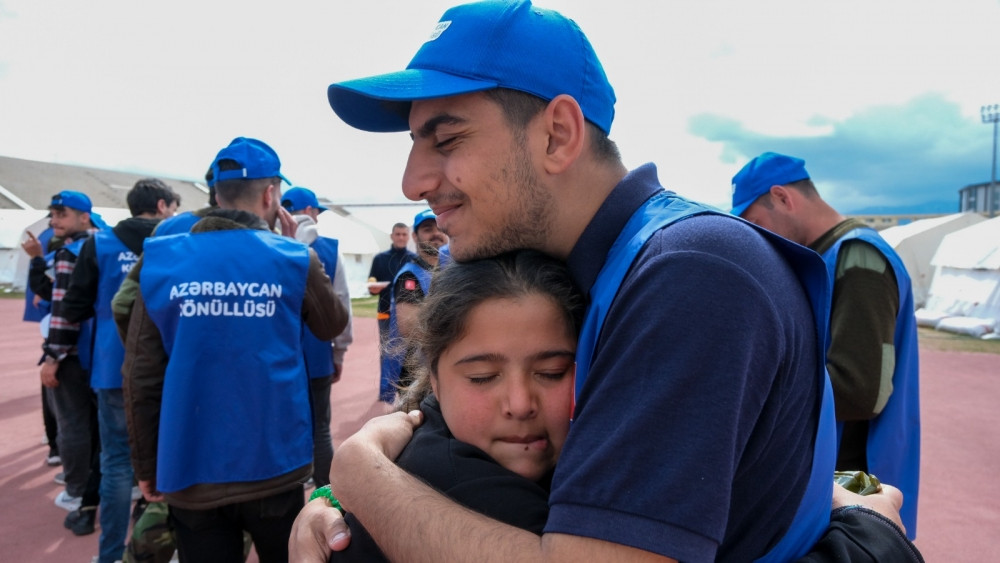 Azərbaycan könüllüləri Türkiyədəki fəaliyyətlərini yekunlaşdırıblar<font color=red> - FOTOLAR</font>
