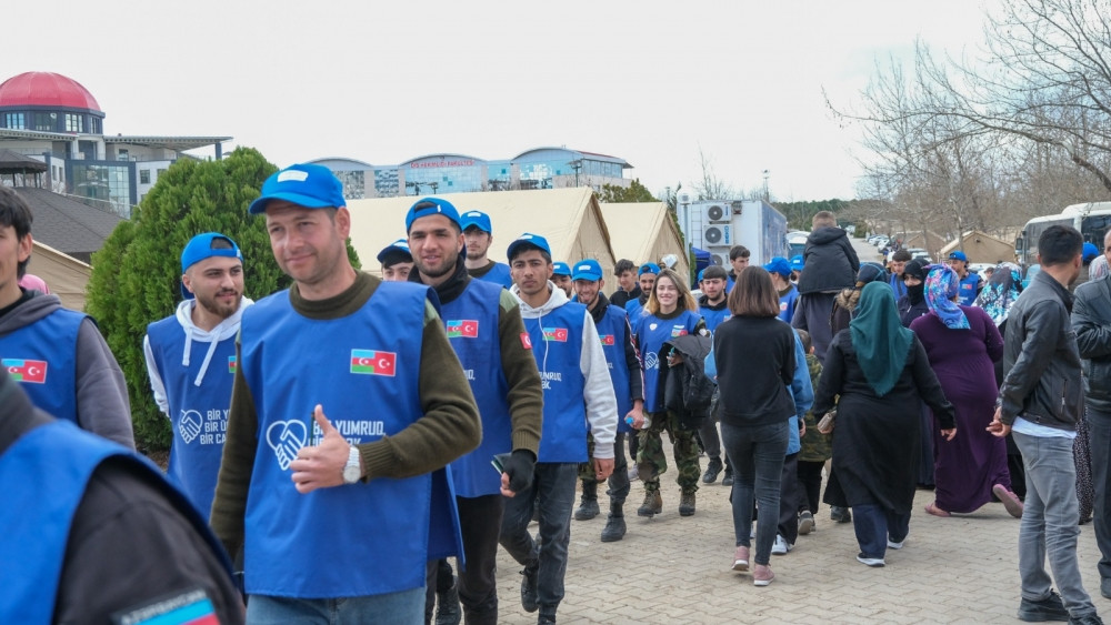 Azərbaycan könüllüləri Türkiyədəki fəaliyyətlərini yekunlaşdırıblar<font color=red> - FOTOLAR</font>